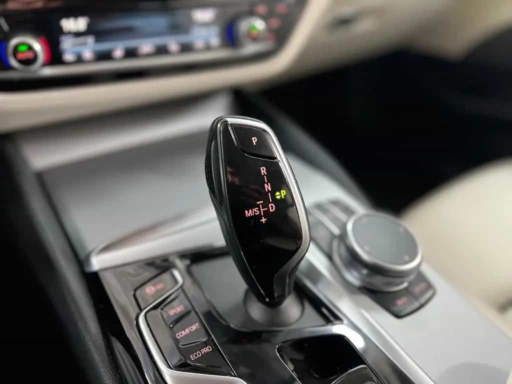 BMW 5 Series 520d Touring AHK+DAP+HuD+Park Assist+Dakota+HaKa 01/2023-photo-28