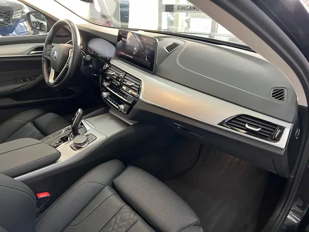 BMW 5 Series 520d Touring Business+Parkassistent+HuD+HaKa 05/2023-photo-17