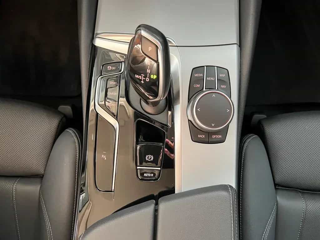 BMW 5 Series 520d Touring Business+Parkassistent+HuD+HaKa 05/2023-photo-26