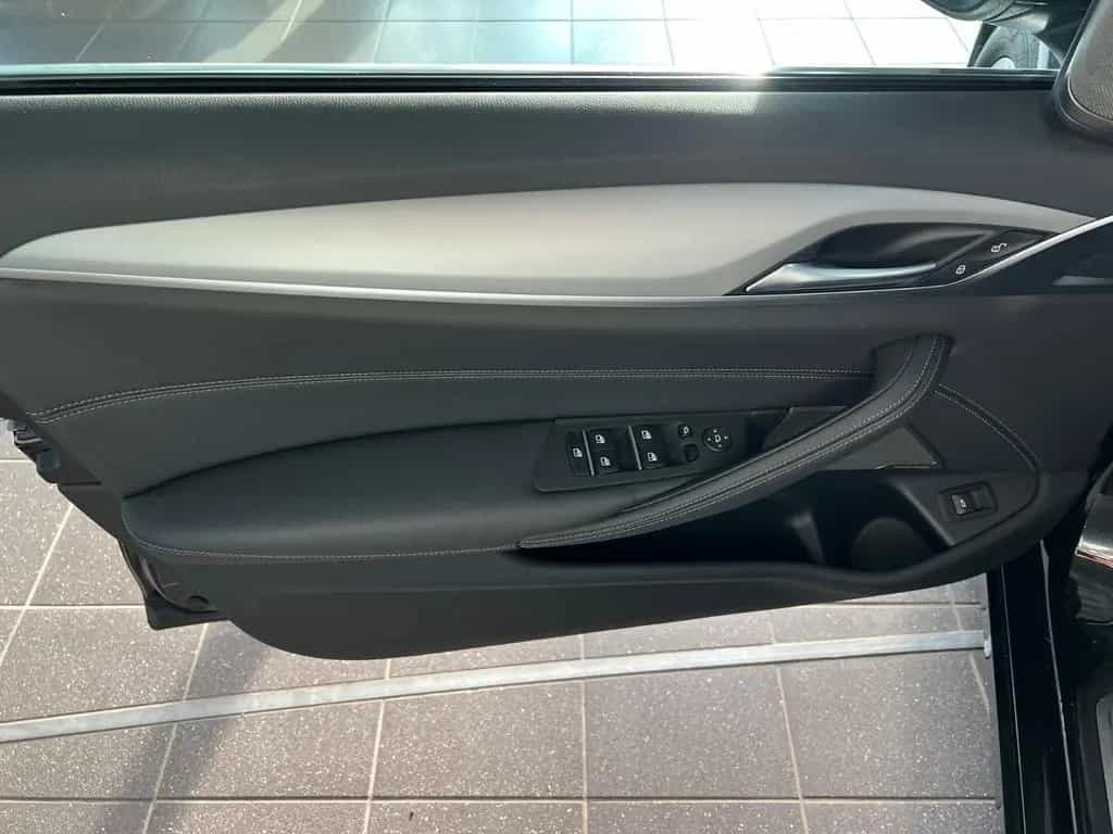 BMW 5 Series 520d Touring Business+Parkassistent+HuD+HaKa 05/2023-photo-29