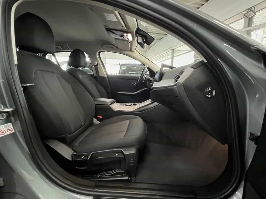 BMW 320 d xDrive Touring Driving Assistant+FACELIFT 08/2022-photo-16