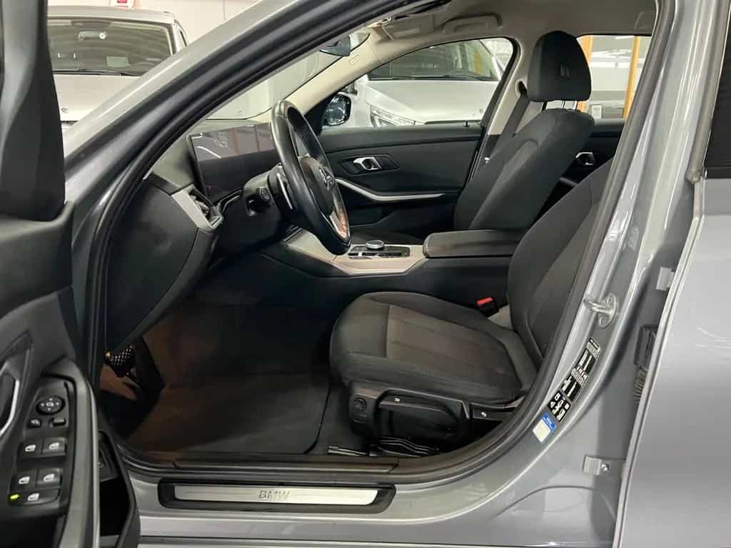 BMW 320 d xDrive Touring Driving Assistant+FACELIFT 08/2022-photo-19
