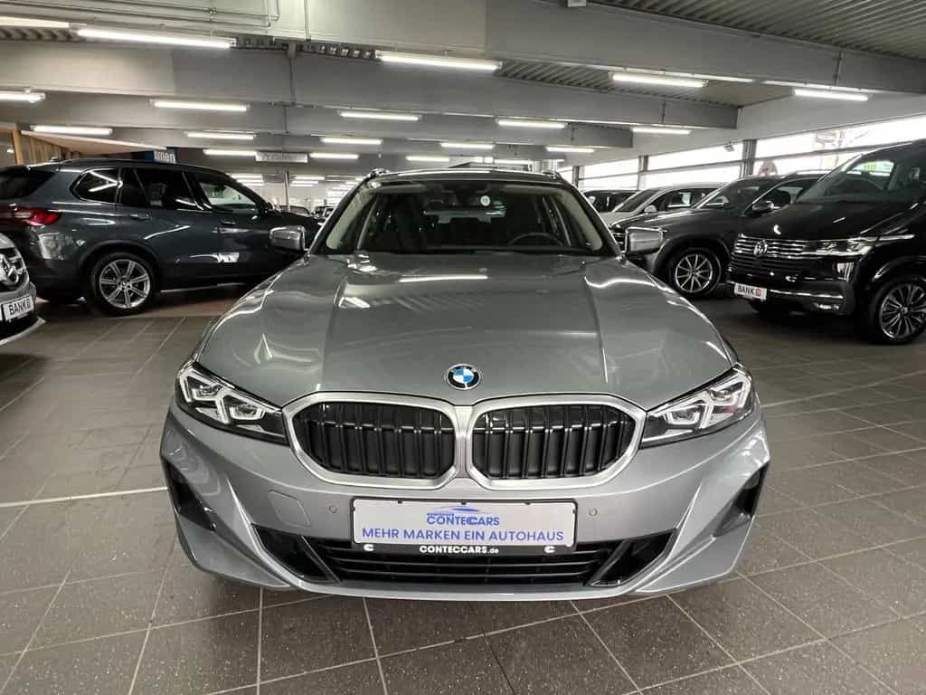 BMW 320 d xDrive Touring Driving Assistant+FACELIFT 08/2022-photo-2