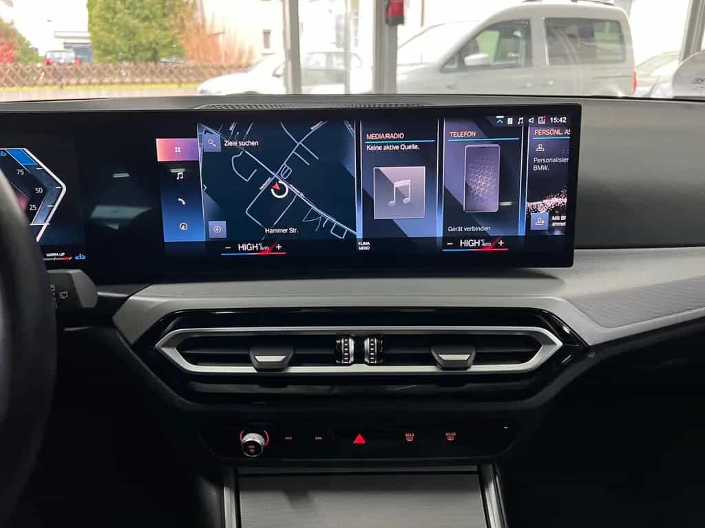 BMW 320 d xDrive Touring Driving Assistant+FACELIFT 08/2022-photo-26