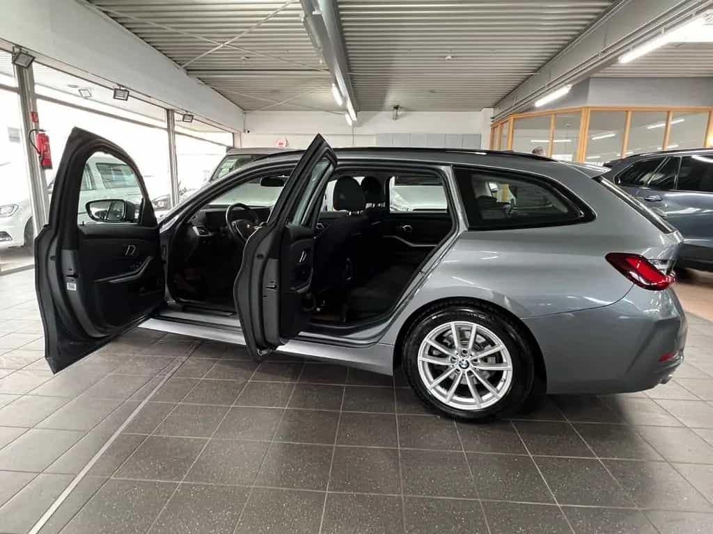 BMW 320 d xDrive Touring Driving Assistant+FACELIFT 08/2022-photo-6