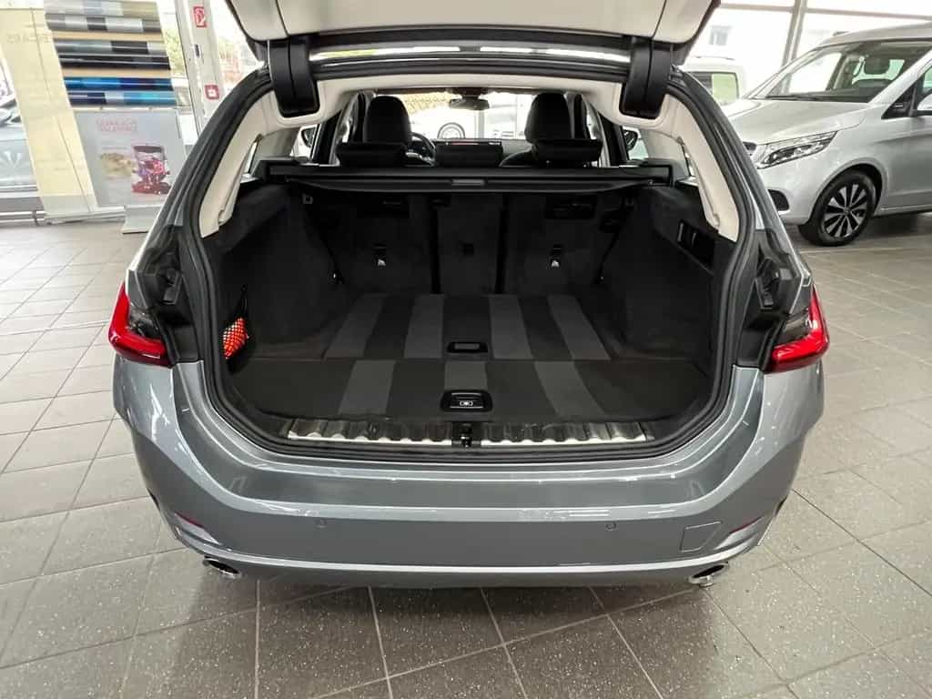 BMW 320 d xDrive Touring Driving Assistant+FACELIFT 08/2022-photo-9