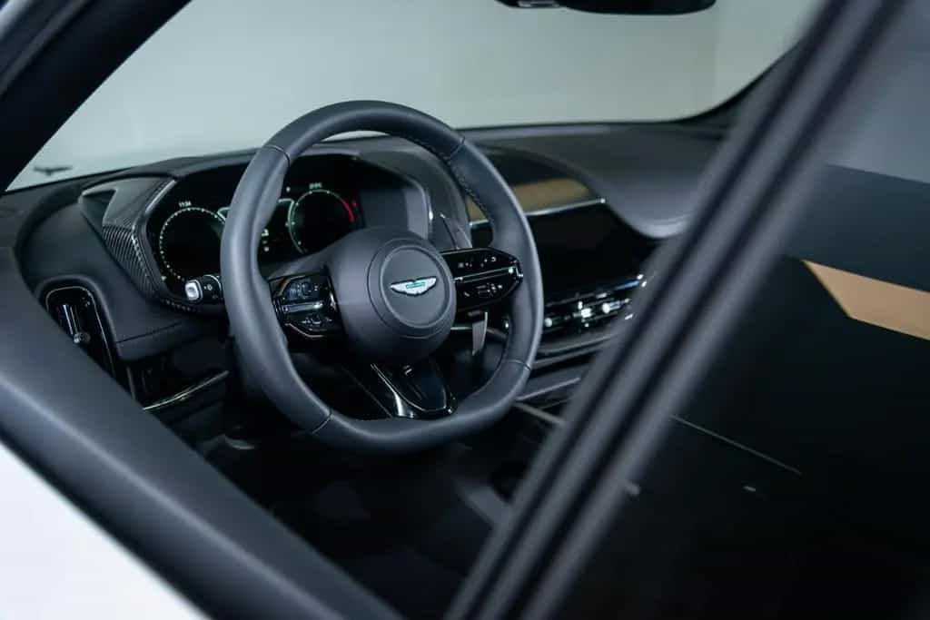Aston Martin DBX 4.0 V8 707 03/2026-photo-25