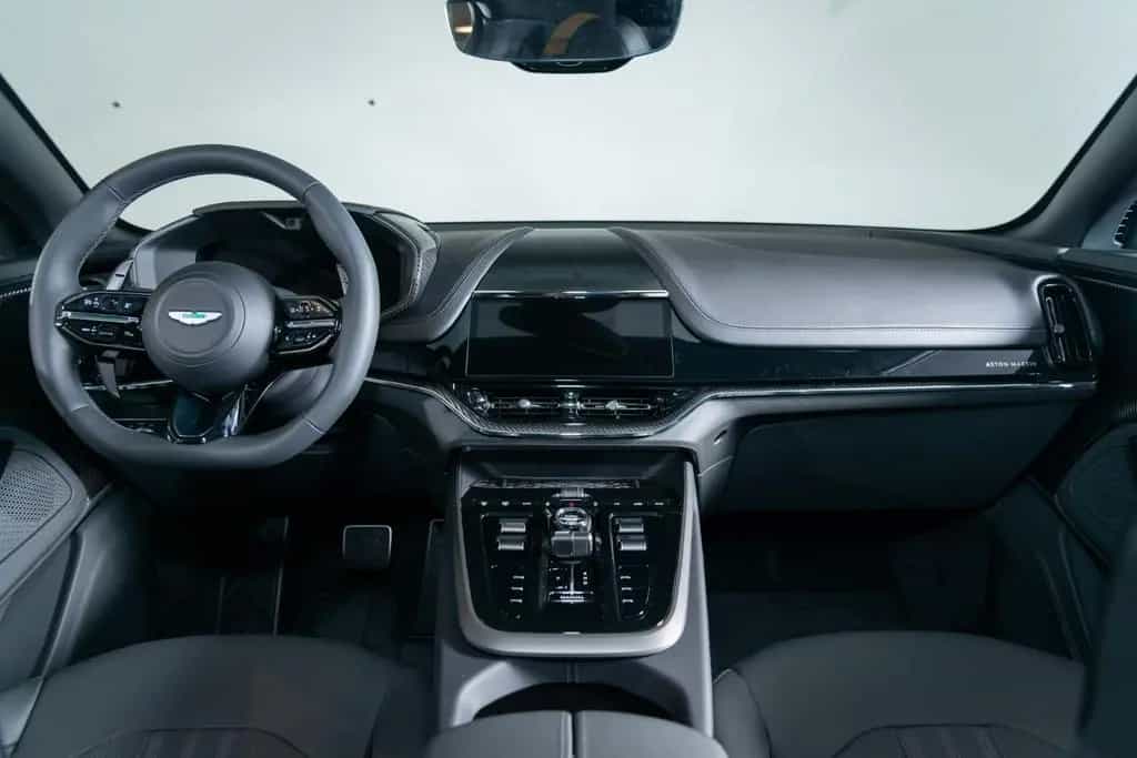 Aston Martin DBX 4.0 V8 707 03/2026-photo-31