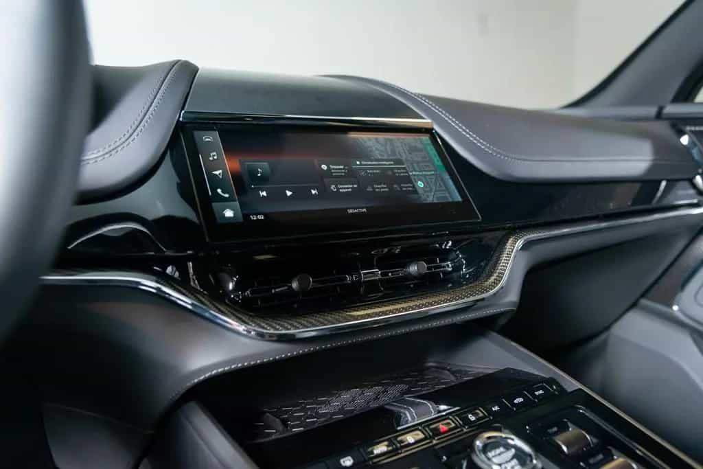 Aston Martin DBX 4.0 V8 707 03/2026-photo-37