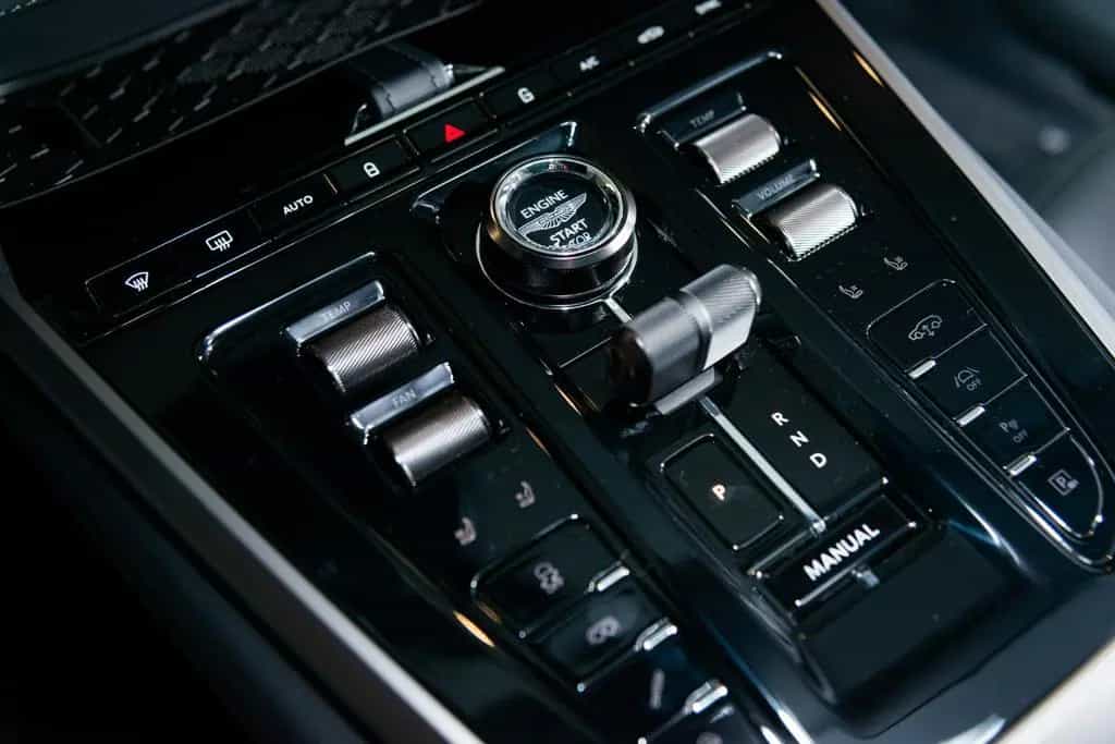 Aston Martin DBX 4.0 V8 707 03/2026-photo-40