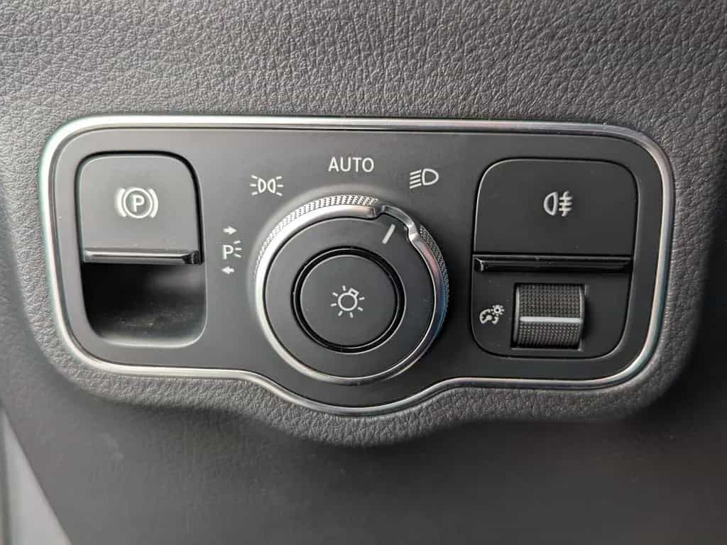 Mercedes-Benz GLA 200 Progressive (EURO 6d) LED+NAVI+SHZ+RFK+ 12/2020-photo-26
