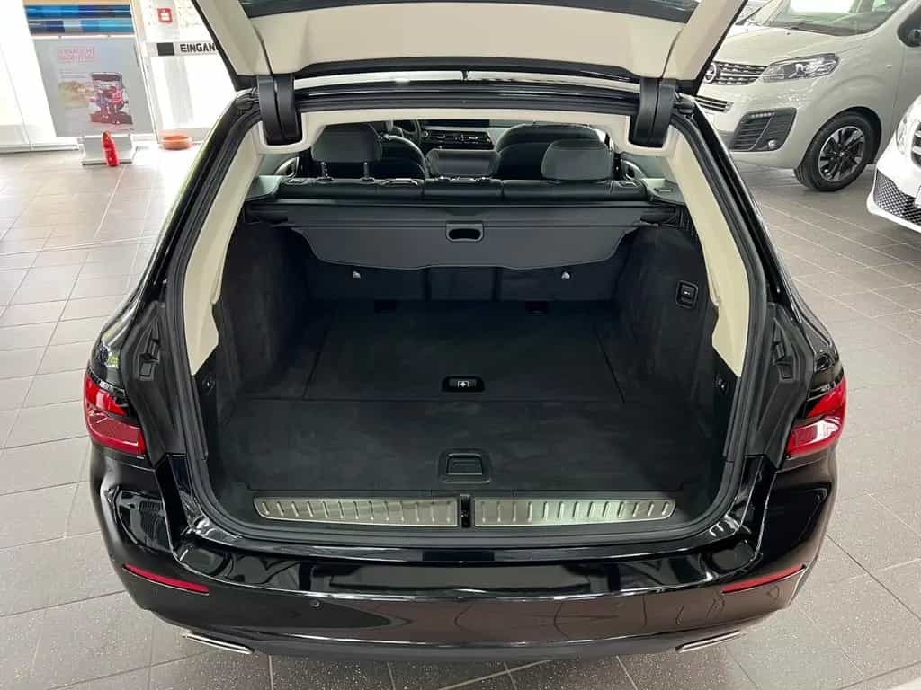BMW 5 Series 520d Touring Driving BusinessASSIST+ParkASSIST 01/2023-photo-12
