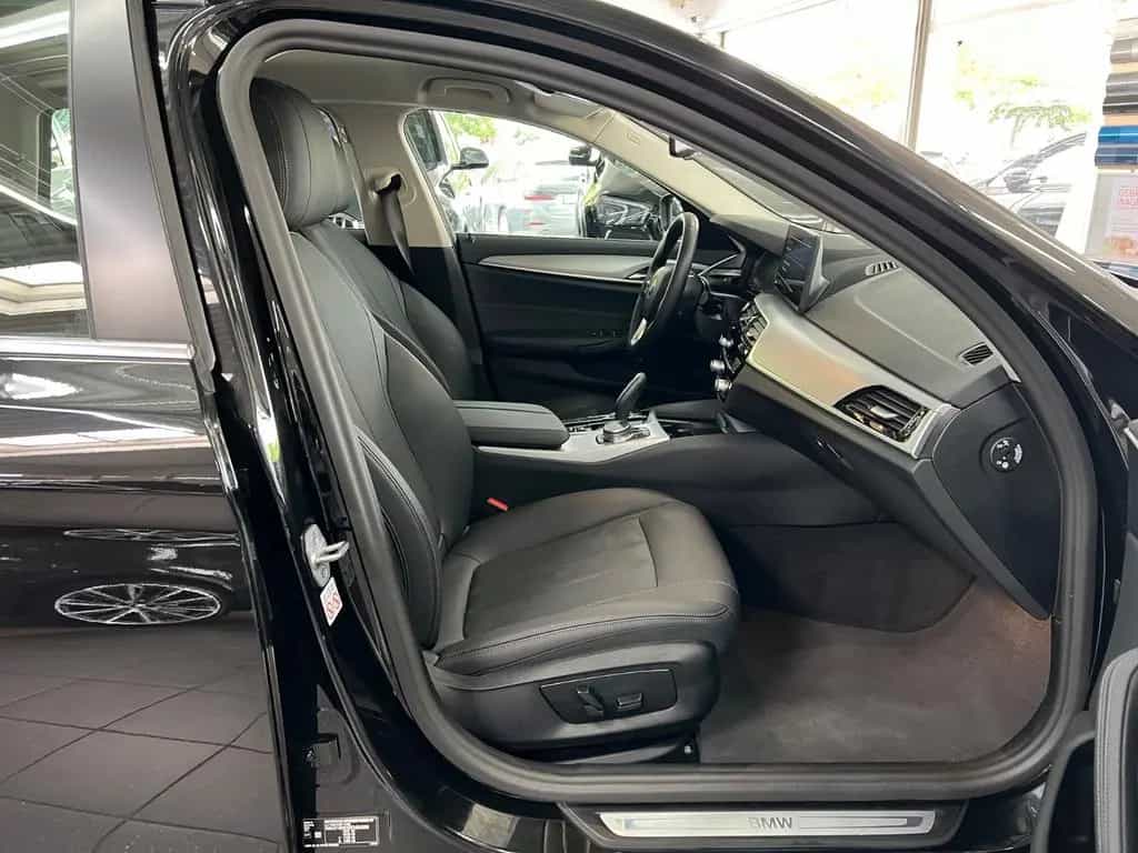 BMW 5 Series 520d Touring Driving BusinessASSIST+ParkASSIST 01/2023-photo-17