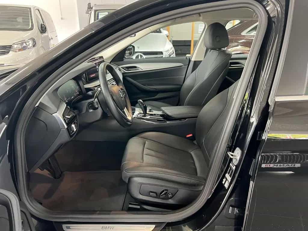 BMW 5 Series 520d Touring Driving BusinessASSIST+ParkASSIST 01/2023-photo-21