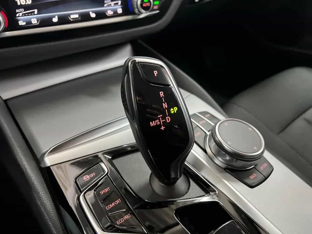 BMW 5 Series 520d Touring Driving BusinessASSIST+ParkASSIST 01/2023-photo-28