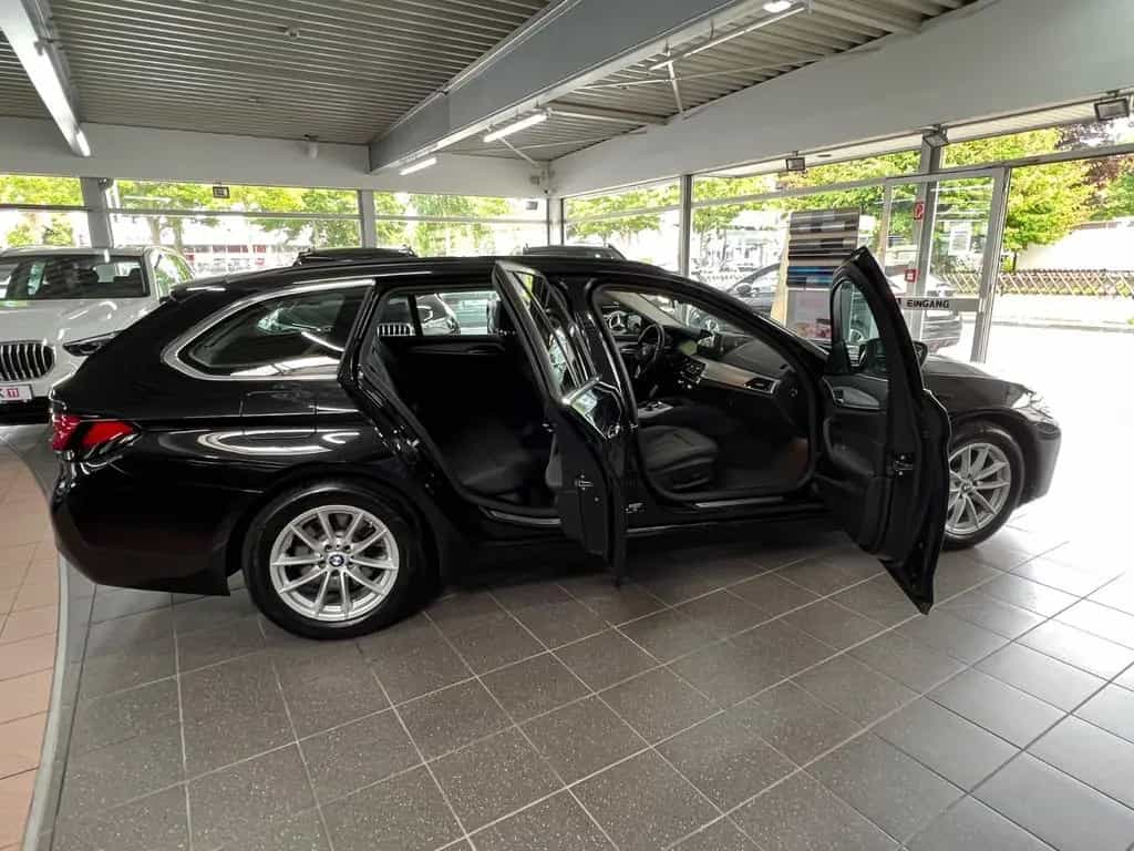 BMW 5 Series 520d Touring Driving BusinessASSIST+ParkASSIST 01/2023-photo-8