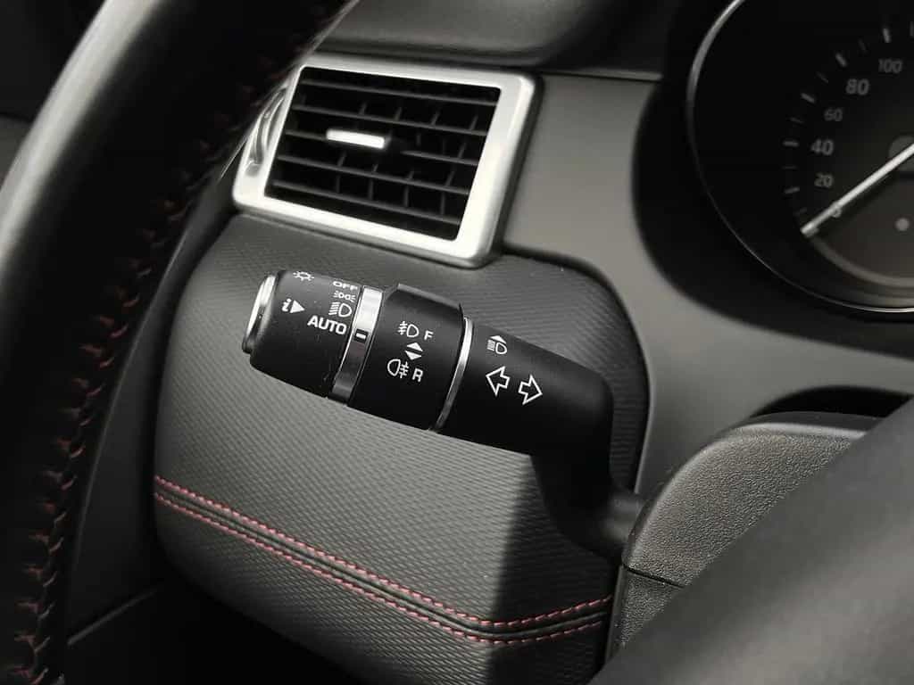 Land Rover Discovery Sport AWD/AUTOMATIK/NAVI/BI-XENON/SPUR 03/2017-photo-18