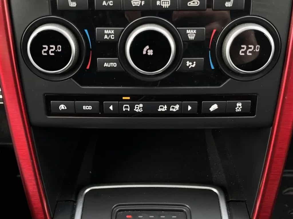 Land Rover Discovery Sport AWD/AUTOMATIK/NAVI/BI-XENON/SPUR 03/2017-photo-27
