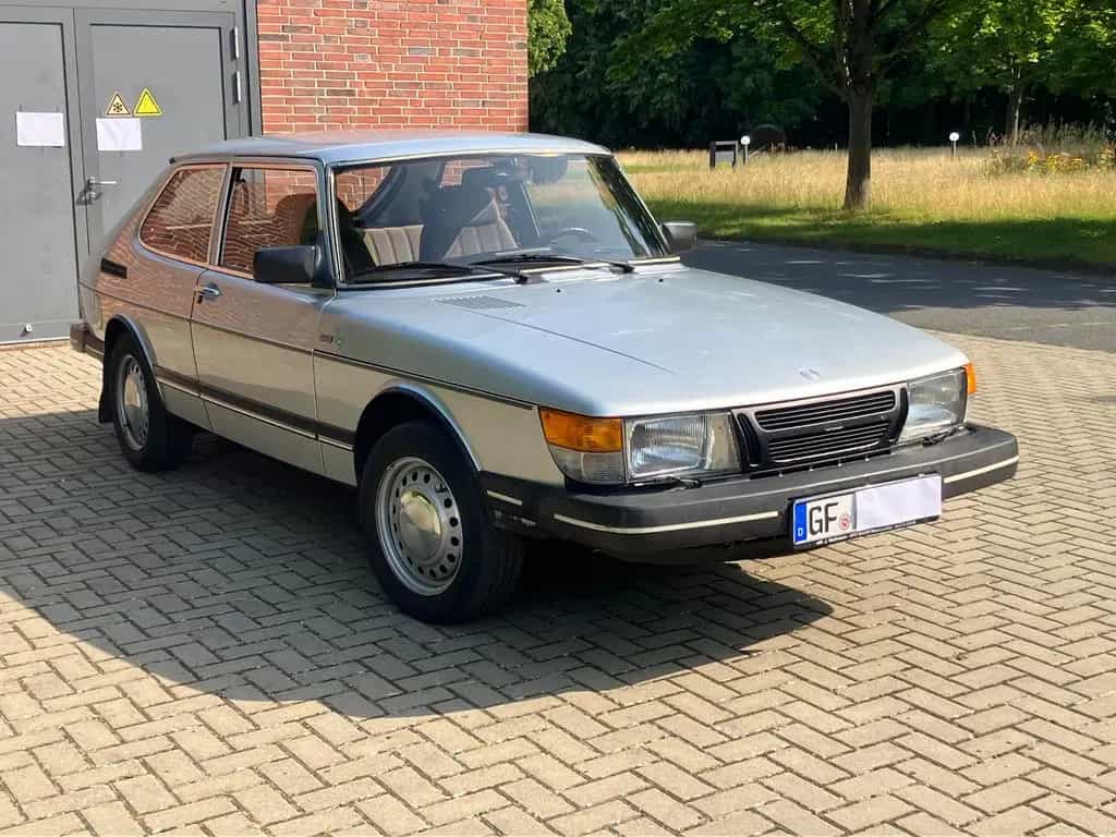Saab 900 11/1985-photo-1