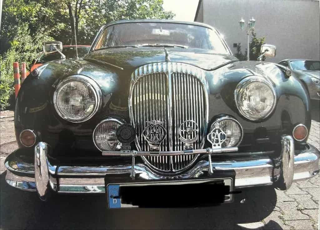 Jaguar Daimler V8 10/1965-photo-1
