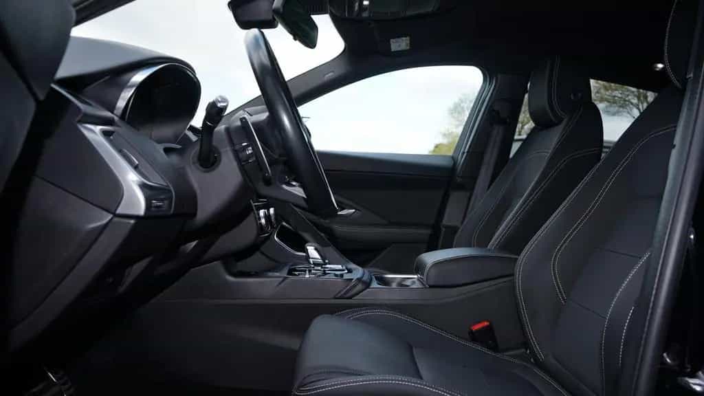Jaguar E-Pace D165 R-DYNAMIC AWD*BLACK PACK 11/2021-photo-5
