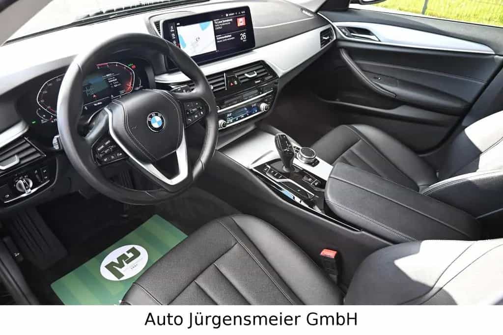 BMW 5 Series 520d Touring/LED/Virtual/Leder/Kamera/Totwinkel 07/2022-photo-2