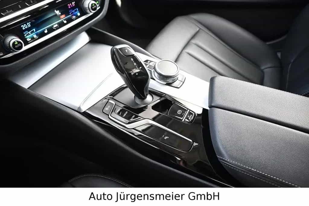 BMW 5 Series 520d Touring/LED/Virtual/Leder/Kamera/Totwinkel 07/2022-photo-33