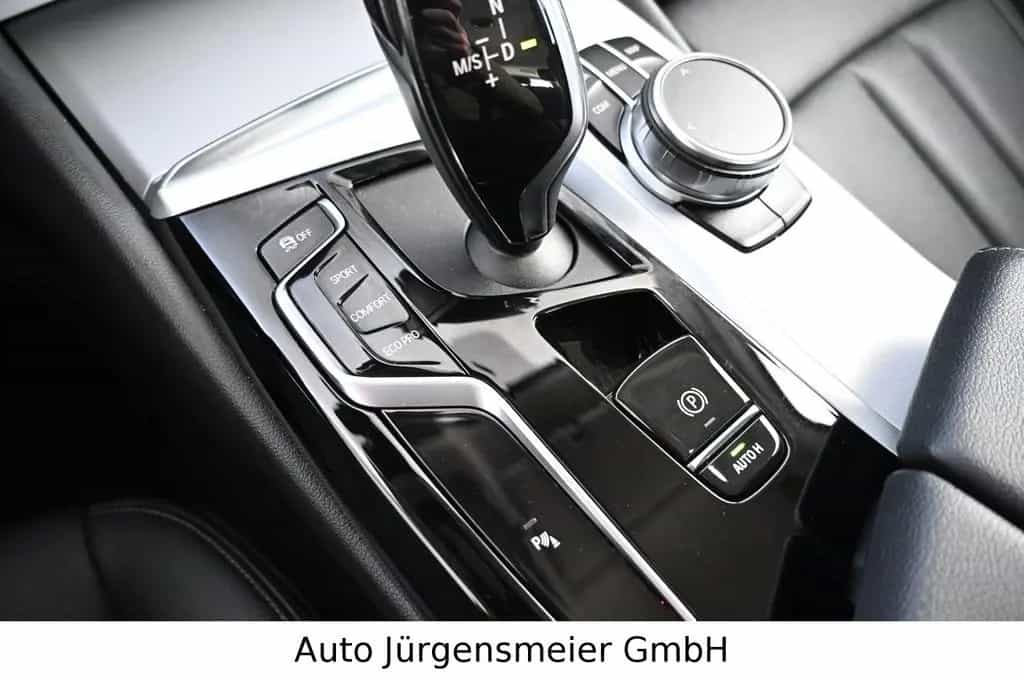 BMW 5 Series 520d Touring/LED/Virtual/Leder/Kamera/Totwinkel 07/2022-photo-34