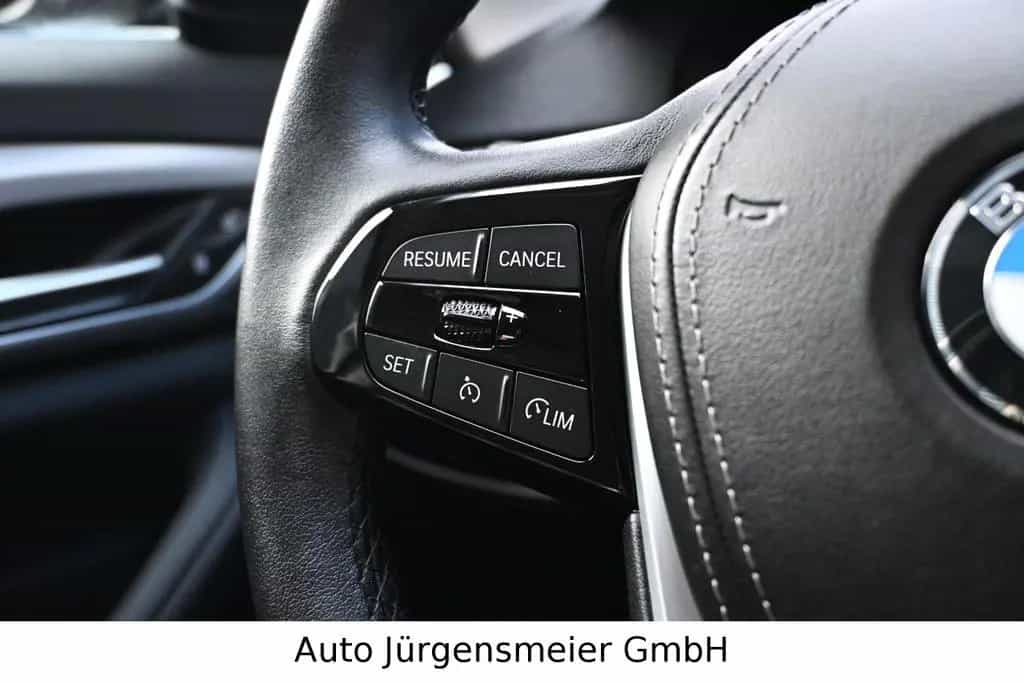 BMW 5 Series 520d Touring/LED/Virtual/Leder/Kamera/Totwinkel 07/2022-photo-37