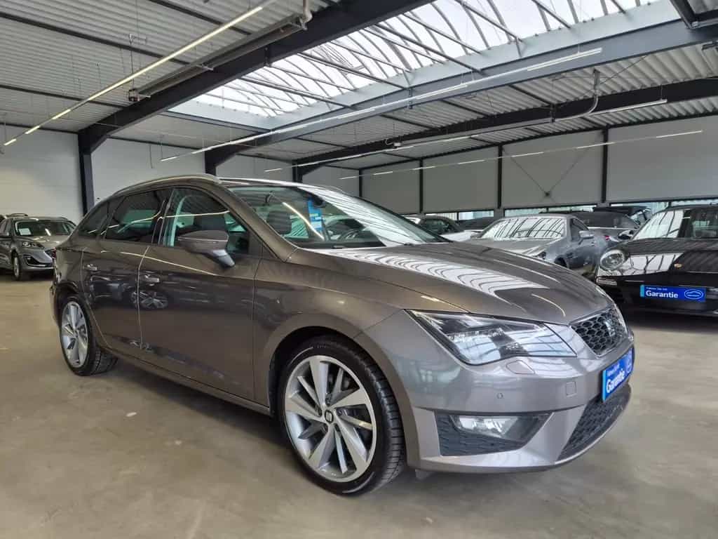 Seat Leon ST 1.8 TSI FR ALCANTARA LED NAV SITZHZ PANO 10/2016-photo-2