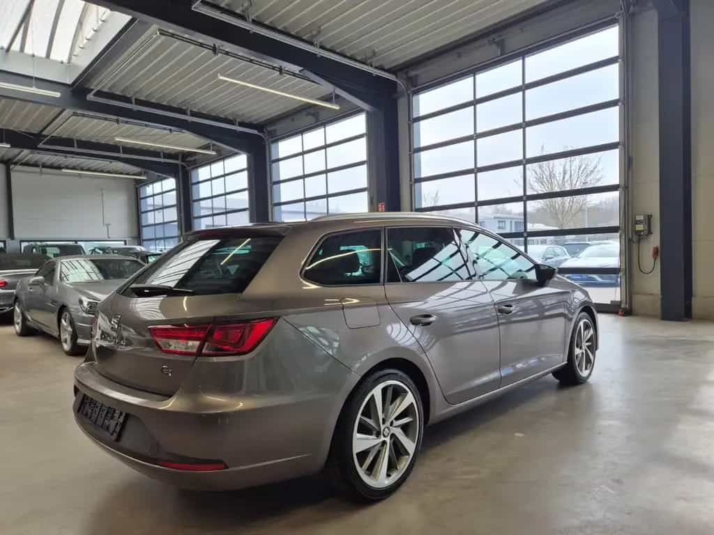 Seat Leon ST 1.8 TSI FR ALCANTARA LED NAV SITZHZ PANO 10/2016-photo-4