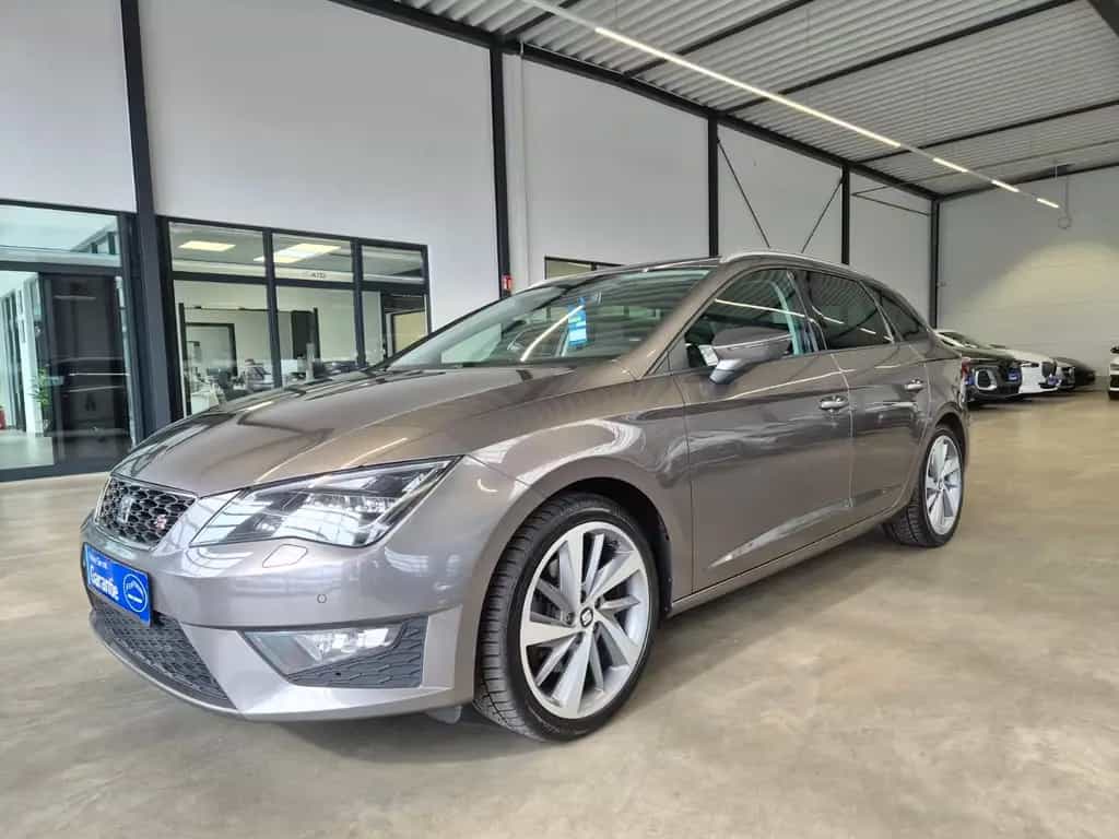 Seat Leon ST 1.8 TSI FR ALCANTARA LED NAV SITZHZ PANO 10/2016-photo-8