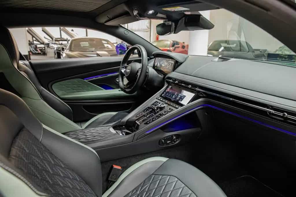 Aston Martin DB12 - VAT - Q Paint - Bowers - 360° 03/2024-photo-13