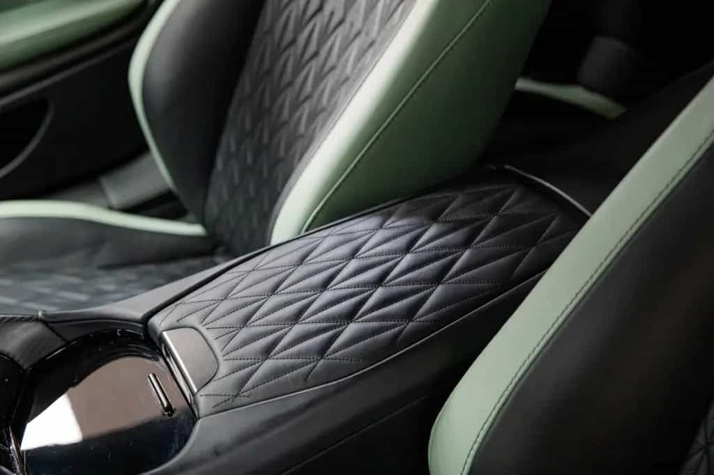 Aston Martin DB12 - VAT - Q Paint - Bowers - 360° 03/2024-photo-15