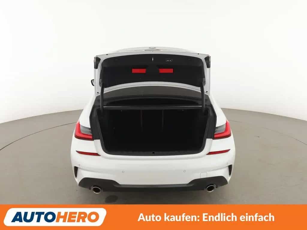 BMW 3 Series 320i xDrive M Sport Aut.*NAVI*LASER*CAM*TEMPO* 10/2019-photo-16