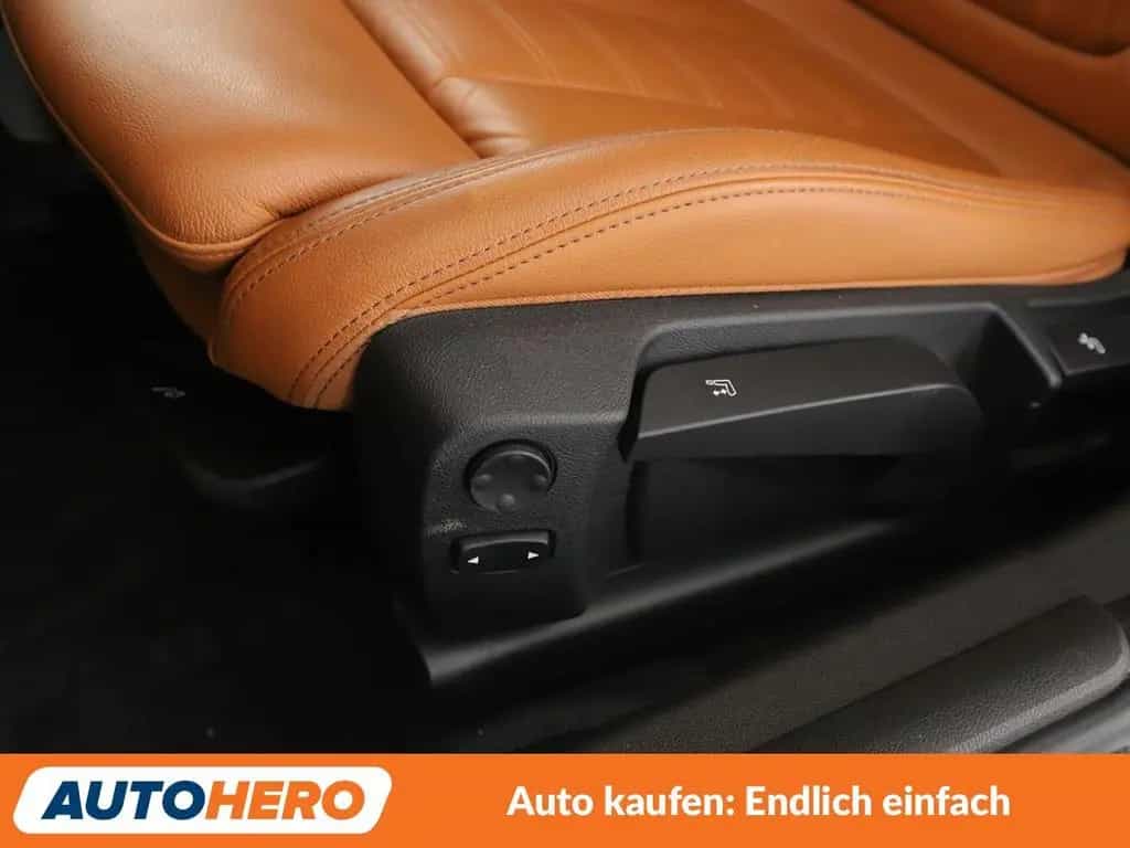 BMW 3 Series 320i xDrive M Sport Aut.*NAVI*LASER*CAM*TEMPO* 10/2019-photo-29
