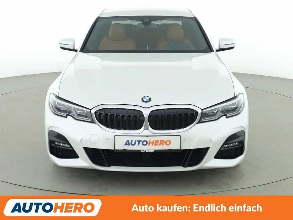 BMW 3 Series 320i xDrive M Sport Aut.*NAVI*LASER*CAM*TEMPO* 10/2019-photo-8
