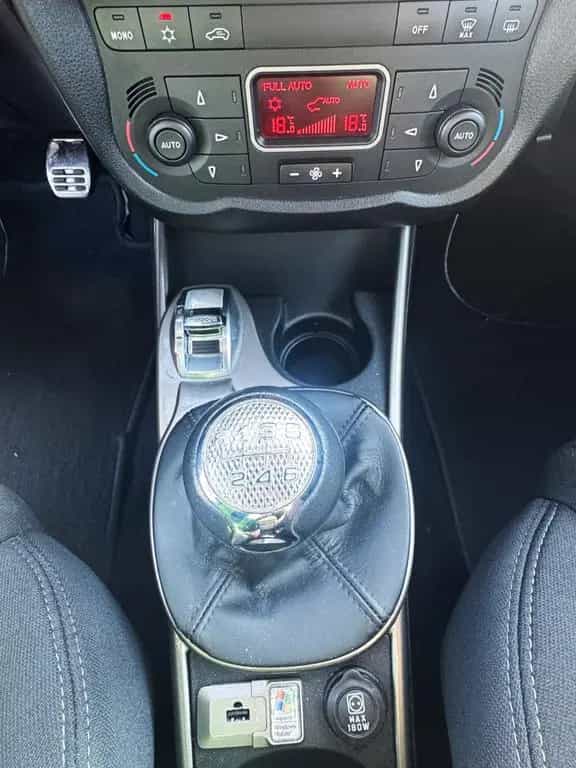 Alfa Romeo MiTo Quadrifoglio Verde 02/2010-photo-18