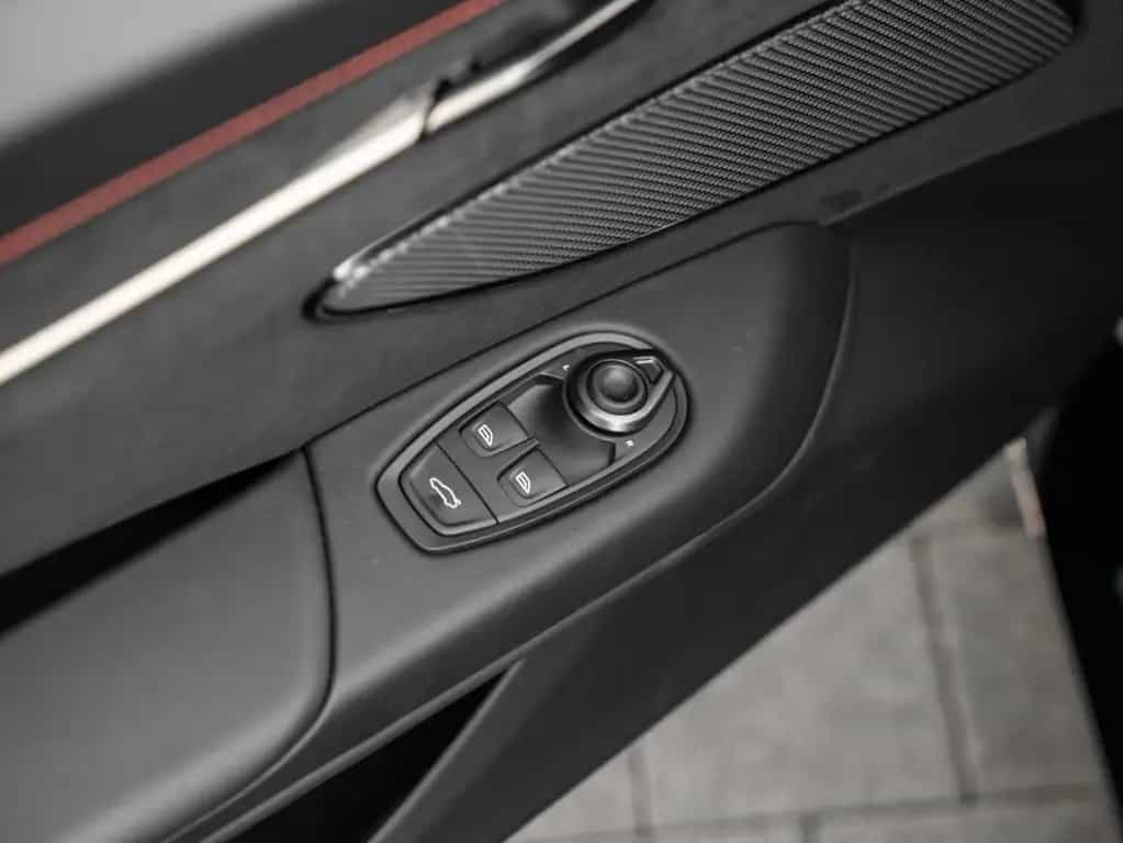 Aston Martin V8 Vantage null-photo-26
