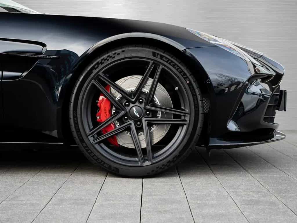 Aston Martin V8 Vantage null-photo-3