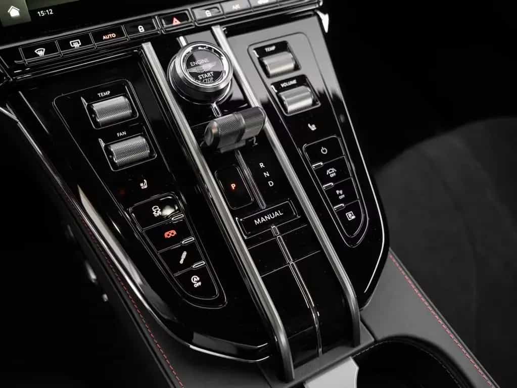 Aston Martin V8 Vantage null-photo-33