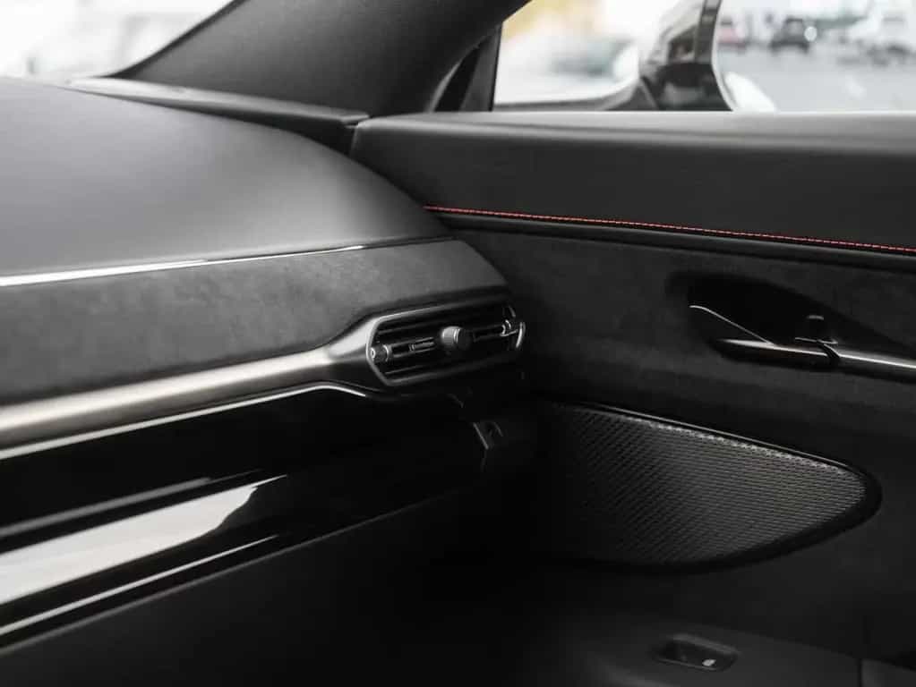 Aston Martin V8 Vantage null-photo-36