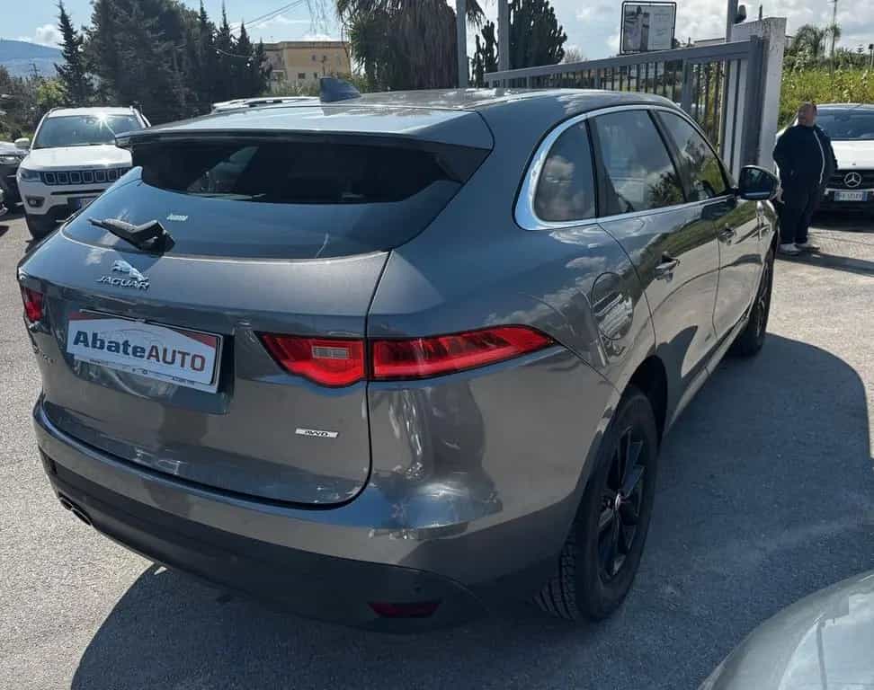 Jaguar F-Pace 2.0 D 180 CV AWD Portfolio 03/2018-photo-5