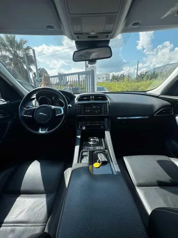 Jaguar F-Pace 2.0 D 180 CV AWD Portfolio 03/2018-photo-7