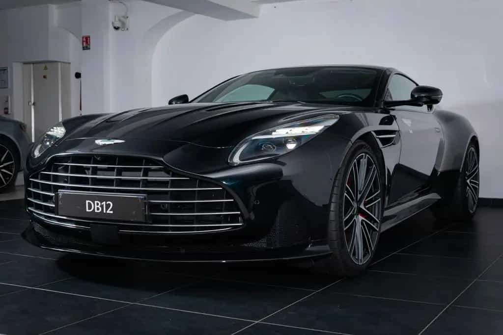 Aston Martin DB12 4.0 V8 08/2025-photo-12