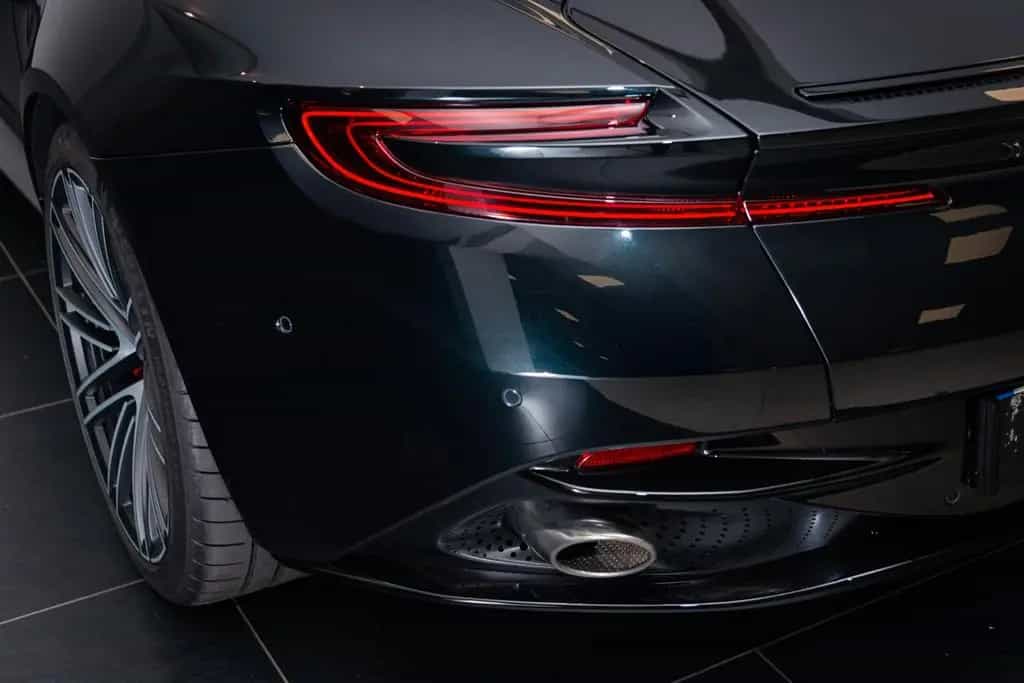 Aston Martin DB12 4.0 V8 08/2025-photo-18