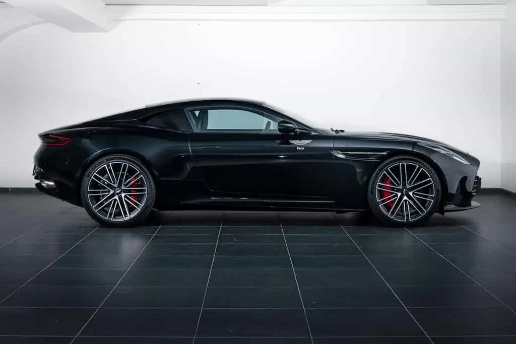 Aston Martin DB12 4.0 V8 08/2025-photo-4