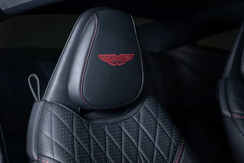 Aston Martin DB12 4.0 V8 08/2025-photo-40