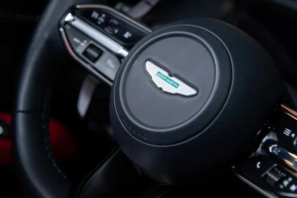 Aston Martin DB12 4.0 V8 08/2025-photo-42