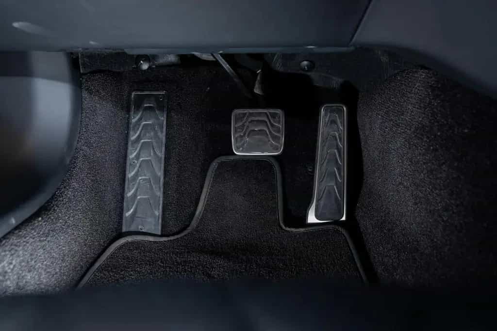Aston Martin DB12 4.0 V8 08/2025-photo-45